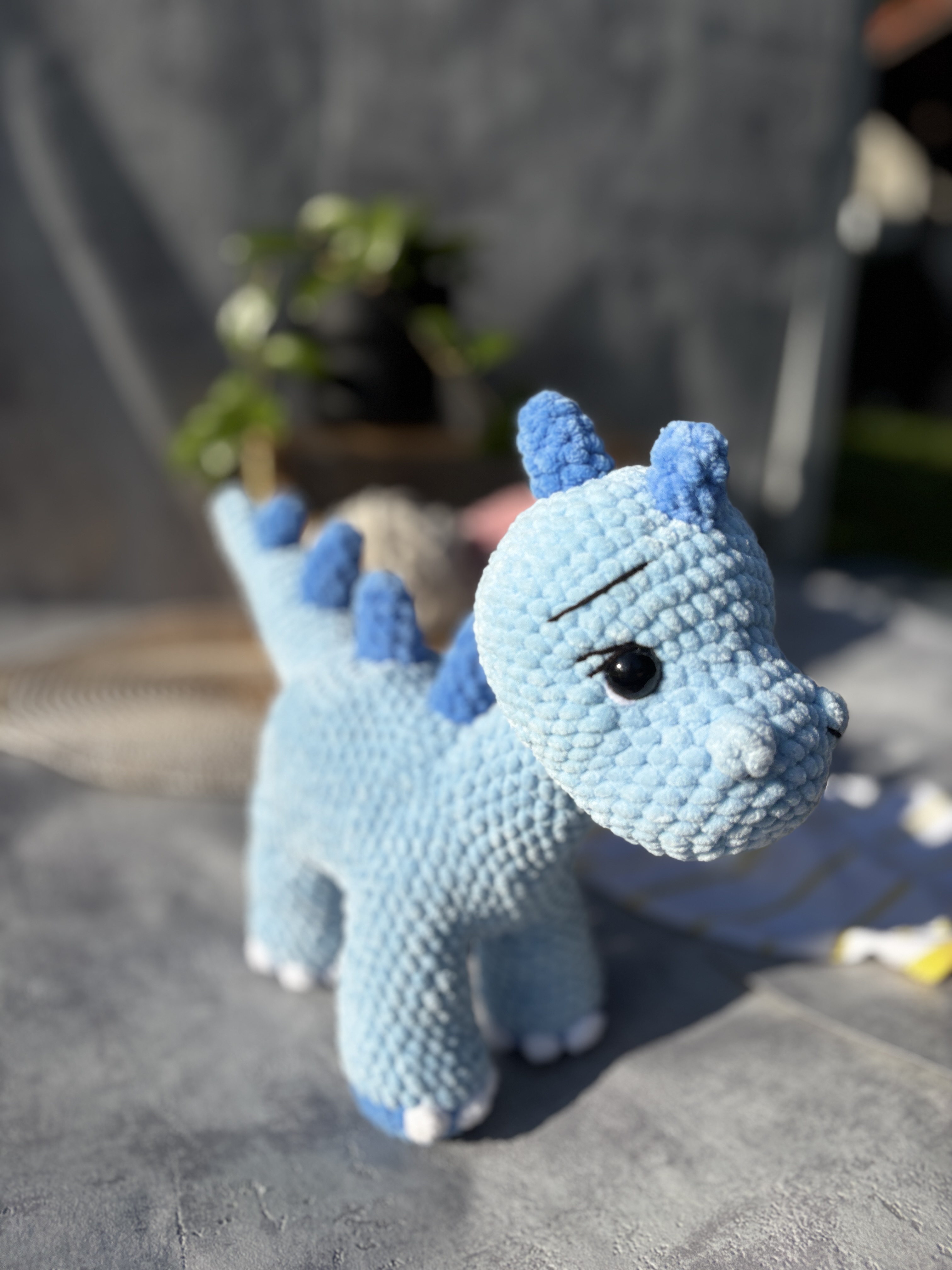 Háčkovaný Dinosaurus